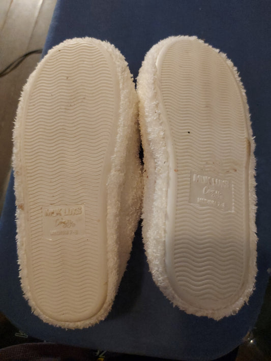 Muk Luks Slippers *Brand-spanking-new*